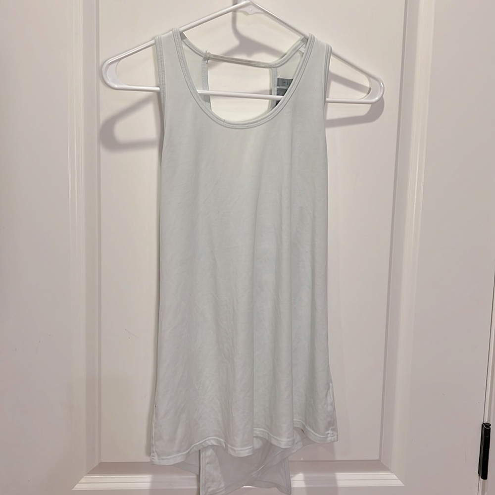Athleta Essence Cross-Back/Knot Yoga Tank